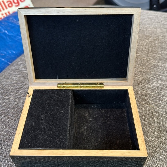 San Francisco Music Box Cherish The Thought A True Friend is A Special B… - Picture 9 of 9